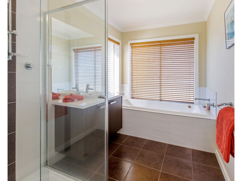 12 Lovely Meadows Court, Rosebud VIC 3939