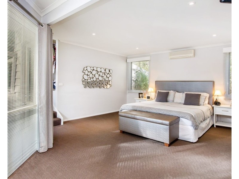 15 Caxton Street, Blairgowrie VIC 3942