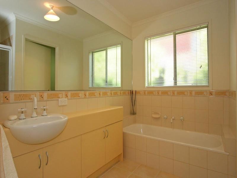 109 Third Avenue, Rosebud VIC 3939