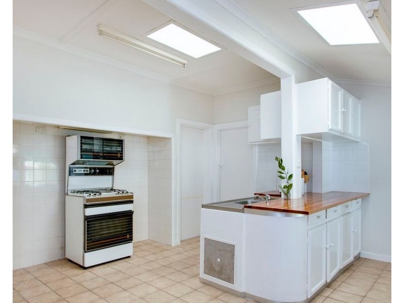 39 First Avenue, Rosebud VIC 3939