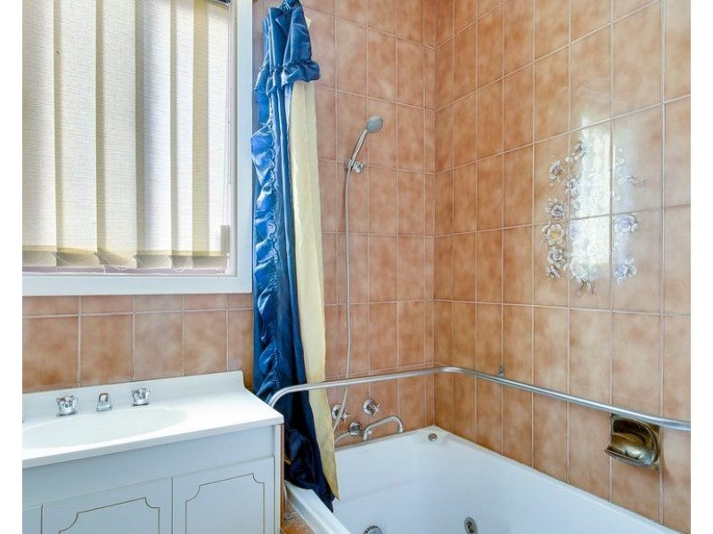 39 First Avenue, Rosebud VIC 3939