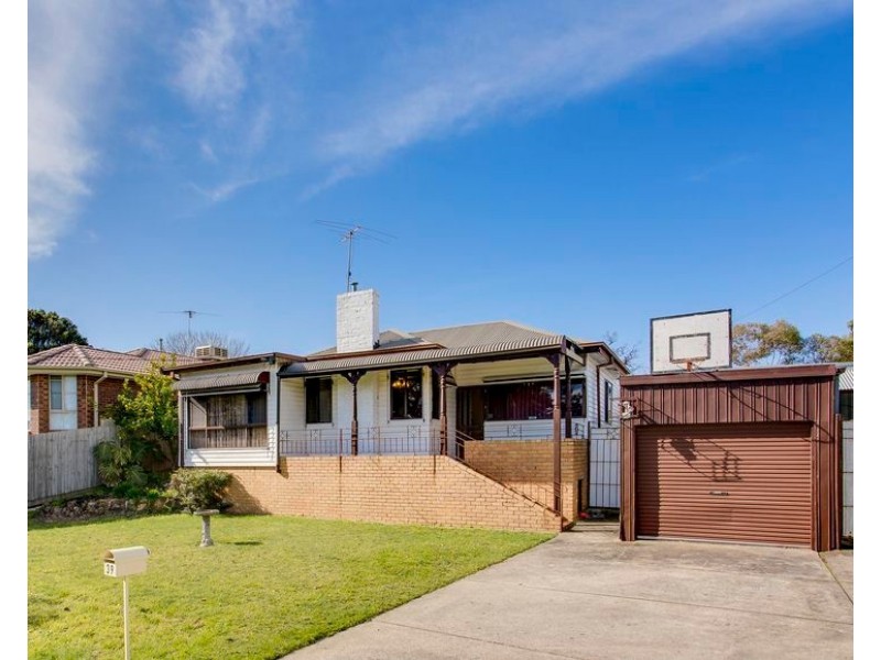 39 First Avenue, Rosebud VIC 3939