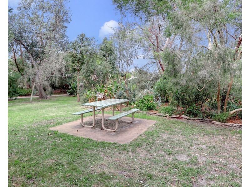 2 Banksia Place, Rosebud VIC 3939