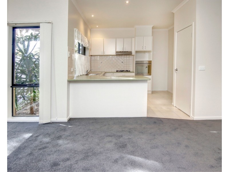 4/15 Cairns Avenue, Rosebud VIC 3939