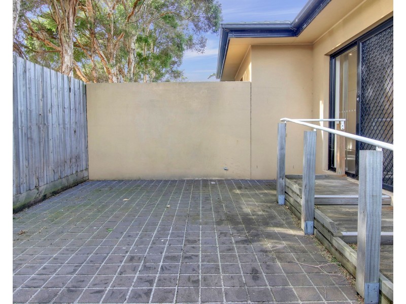 4/15 Cairns Avenue, Rosebud VIC 3939