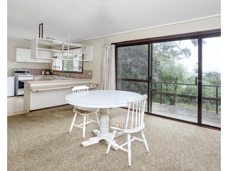 8 Wilson Crescent, Dromana VIC 3936