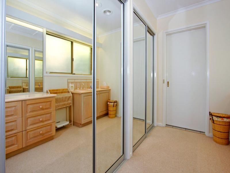 17 Seabrook Avenue, Rosebud VIC 3939