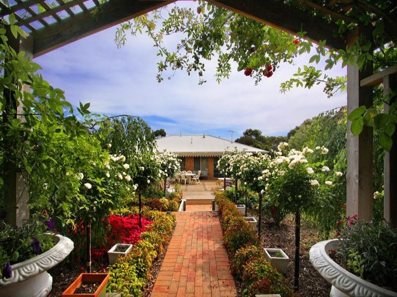 17 Seabrook Avenue, Rosebud VIC 3939