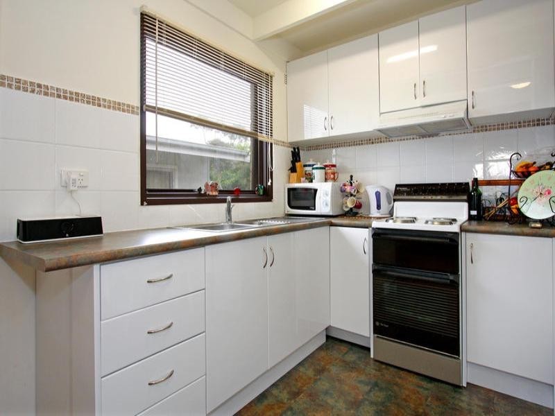 197 Sixth Avenue, Rosebud VIC 3939