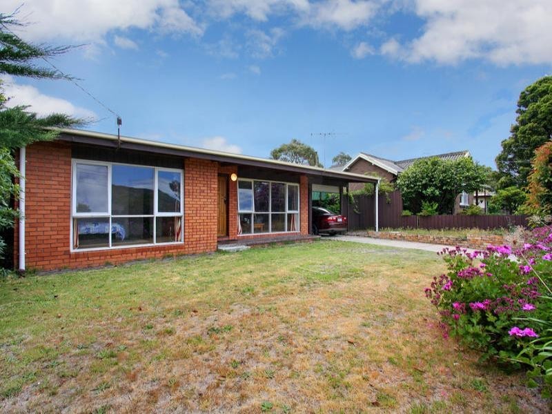 18 Martin Street, Rosebud VIC 3939