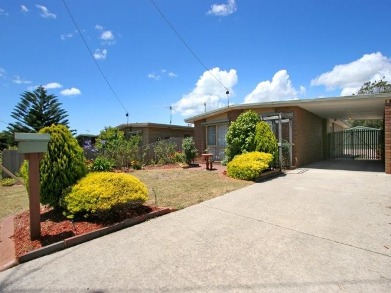 183 Seventh Avenue, Rosebud VIC 3939
