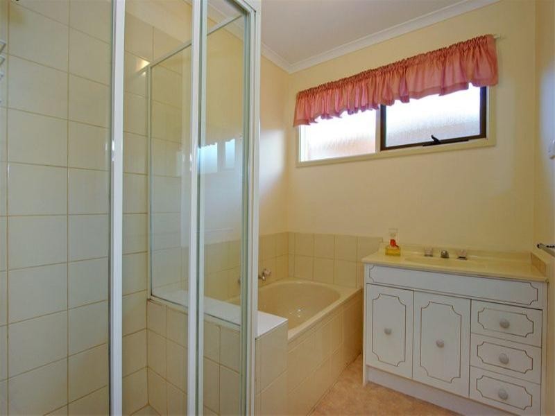 183 Seventh Avenue, Rosebud VIC 3939