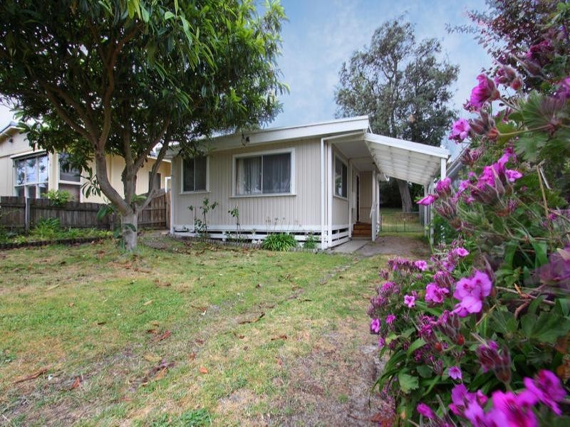 65 Sixth Avenue, Rosebud VIC 3939