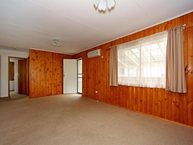 65 Sixth Avenue, Rosebud VIC 3939