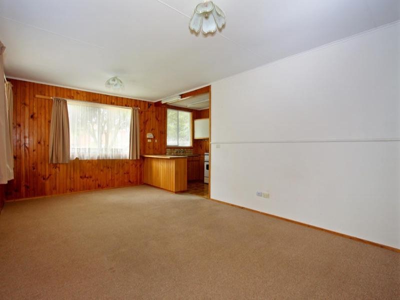 65 Sixth Avenue, Rosebud VIC 3939