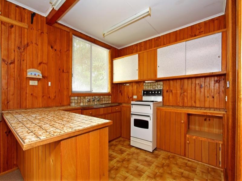 65 Sixth Avenue, Rosebud VIC 3939