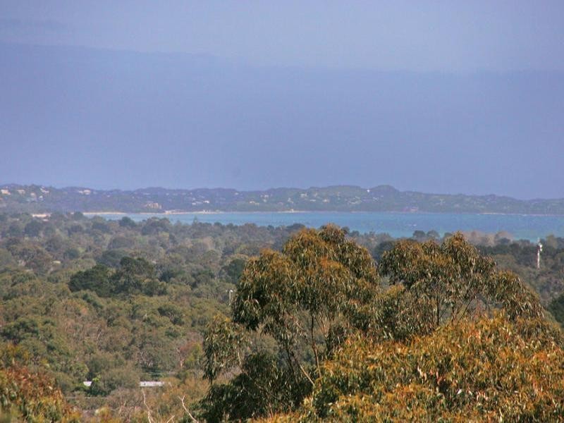 16 Crest Drive, Rosebud VIC 3939