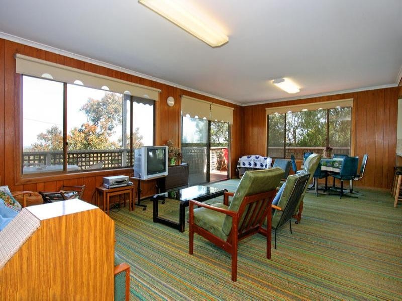 16 Crest Drive, Rosebud VIC 3939