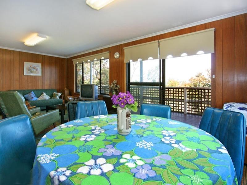 16 Crest Drive, Rosebud VIC 3939