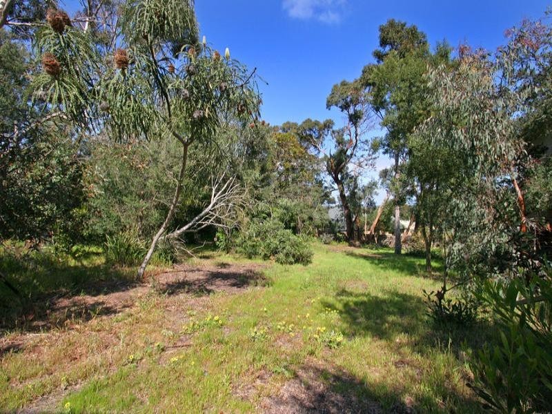 18 Crest Drive, Rosebud VIC 3939