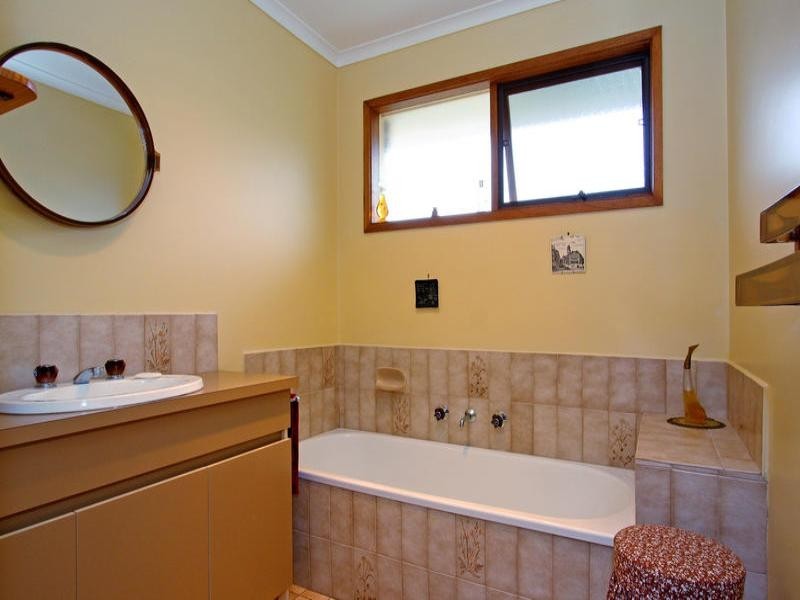 2 Shearwater Place, Rosebud VIC 3939