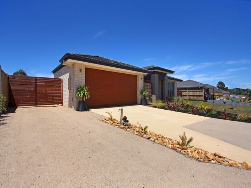 18 Peninsula Sands Boulevard, Rosebud VIC 3939