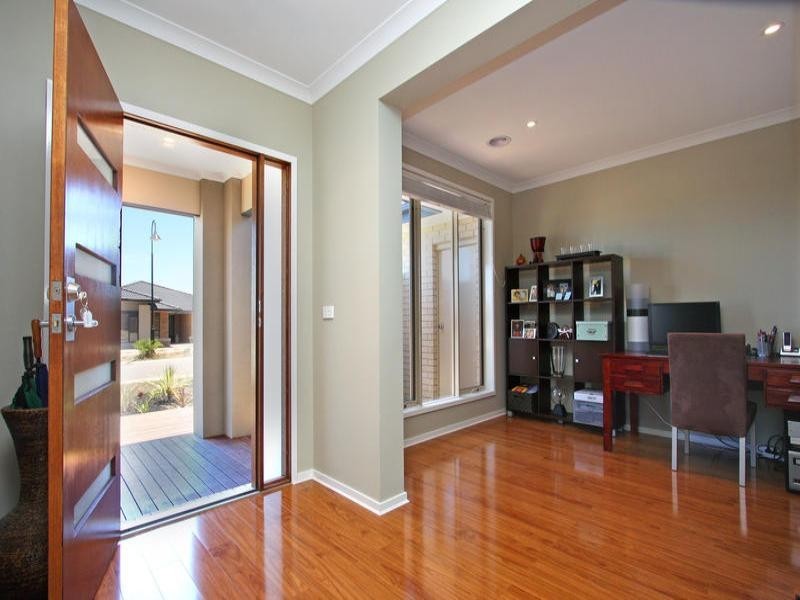 18 Peninsula Sands Boulevard, Rosebud VIC 3939