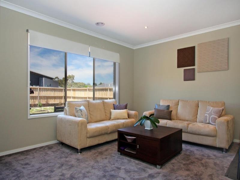18 Peninsula Sands Boulevard, Rosebud VIC 3939