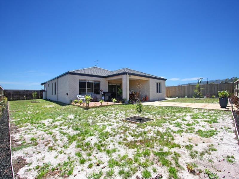 18 Peninsula Sands Boulevard, Rosebud VIC 3939