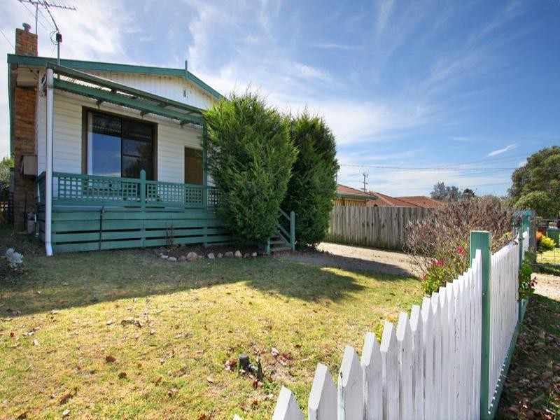 120 Ninth Avenue, Rosebud VIC 3939