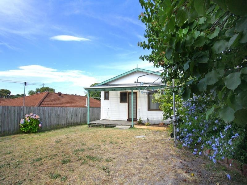 120 Ninth Avenue, Rosebud VIC 3939