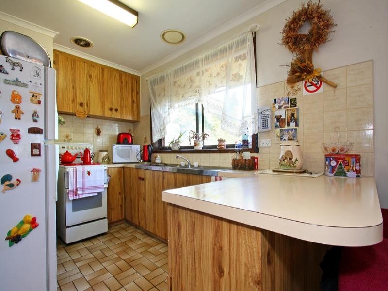 25 Sixth Avenue, Rosebud VIC 3939