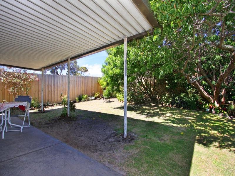 25 Sixth Avenue, Rosebud VIC 3939
