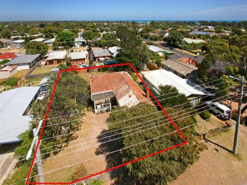 82 & 84 Fourth Avenue, Rosebud VIC 3939