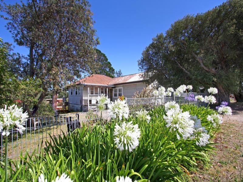 82 & 84 Fourth Avenue, Rosebud VIC 3939