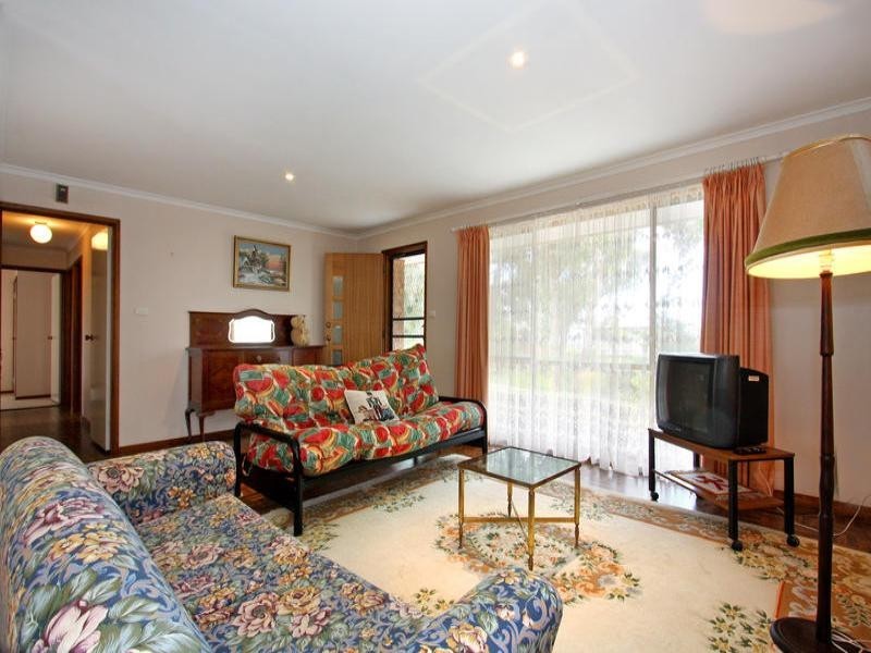 9 Nullawarre Avenue, Rosebud VIC 3939