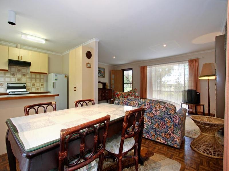 9 Nullawarre Avenue, Rosebud VIC 3939