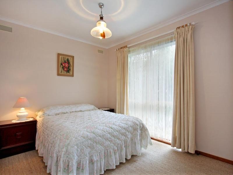 9 Nullawarre Avenue, Rosebud VIC 3939