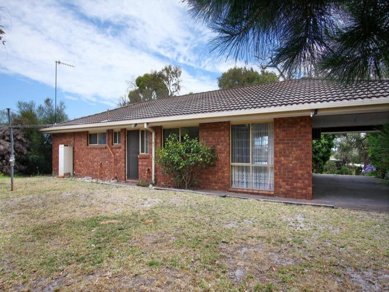 9 Nullawarre Avenue, Rosebud VIC 3939