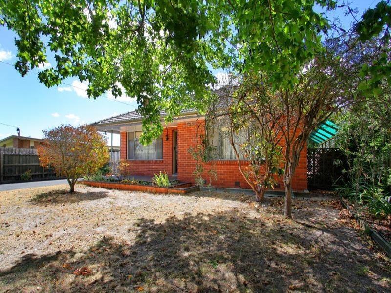 8 Sundew Avenue, Rosebud VIC 3939