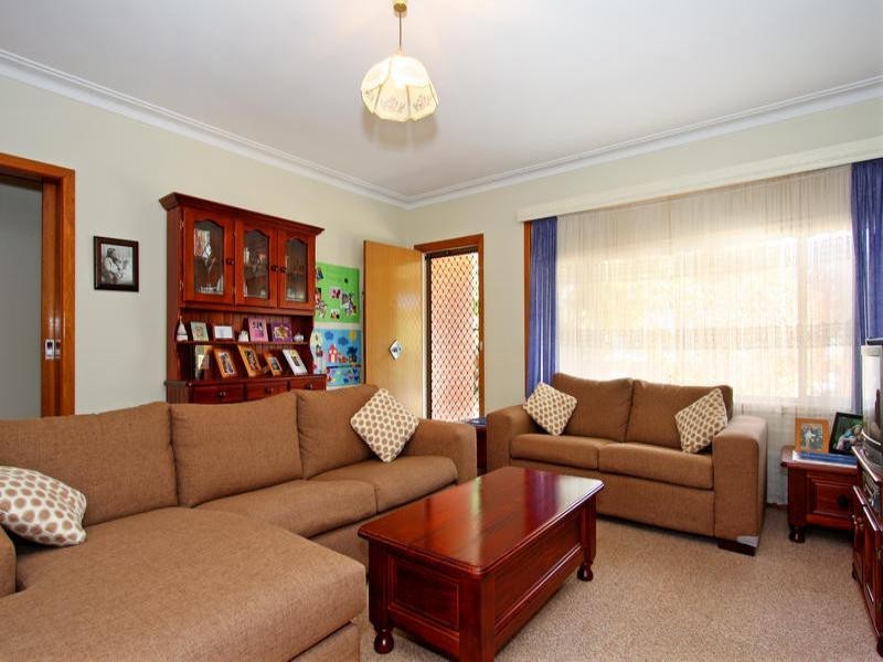 8 Sundew Avenue, Rosebud VIC 3939
