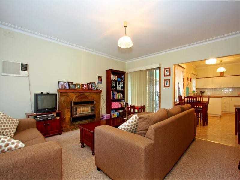 8 Sundew Avenue, Rosebud VIC 3939