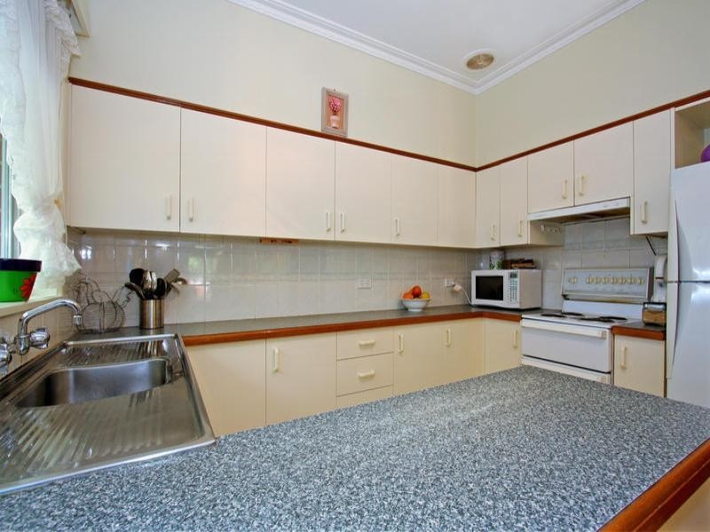 8 Sundew Avenue, Rosebud VIC 3939