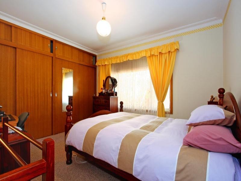 8 Sundew Avenue, Rosebud VIC 3939