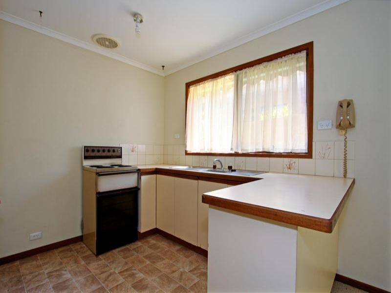 128 Fourth Avenue, Rosebud VIC 3939