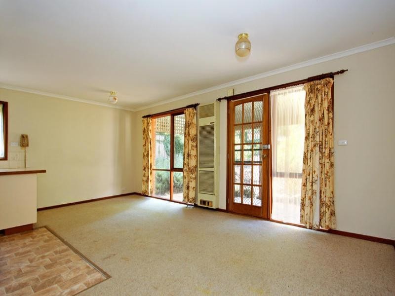 128 Fourth Avenue, Rosebud VIC 3939