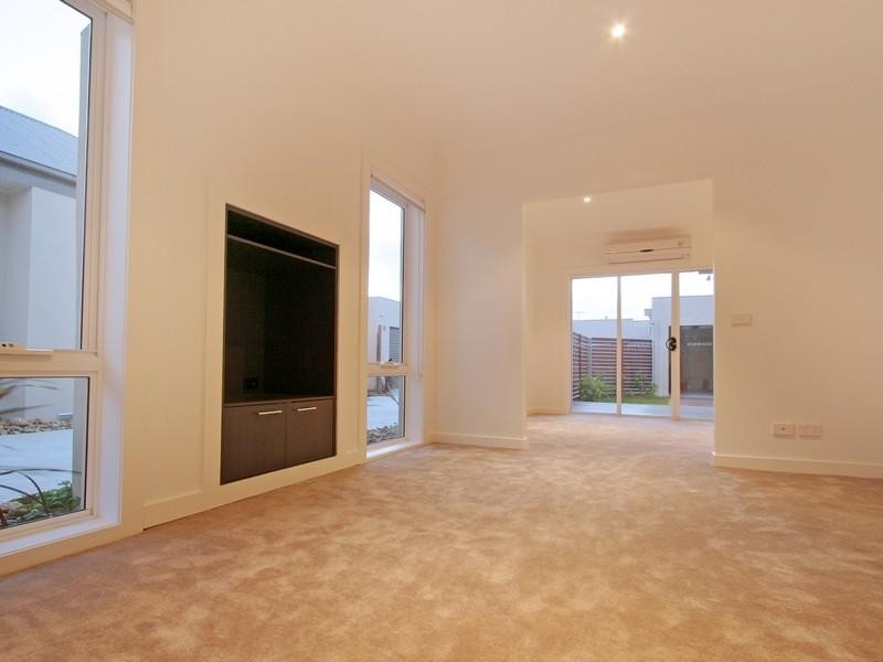 4/4 Fourth Avenue, Rosebud VIC 3939