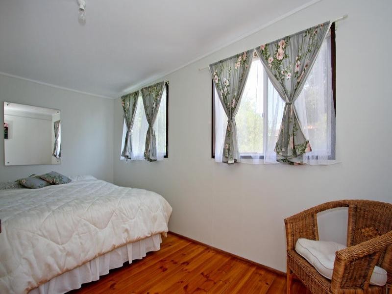 110 Sixth Avenue, Rosebud VIC 3939