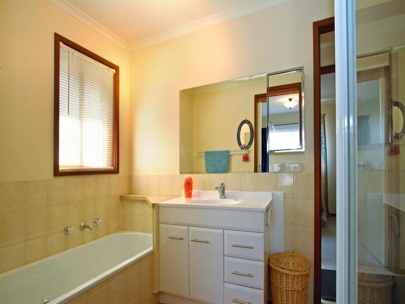 8/21a Howqua Drive, Rosebud VIC 3939