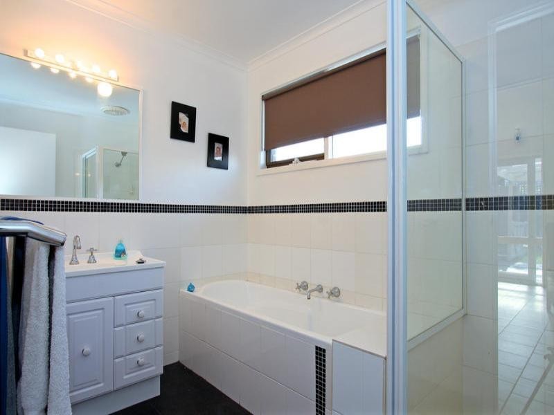 32 Armstrong Road, Mccrae VIC 3938